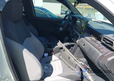 2025 Toyota Tacoma Trd Sport 2Wd z USA, uszkodzony, nr VIN 3TMKB5FN1SM030756